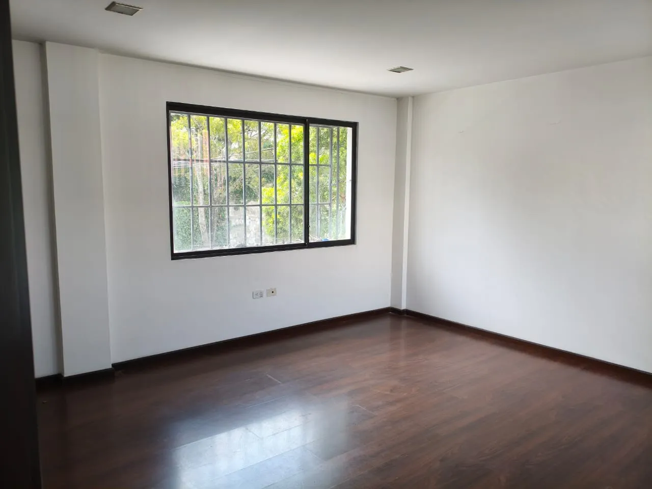 Comercial en alquiler en Quito — foto 15 de 27