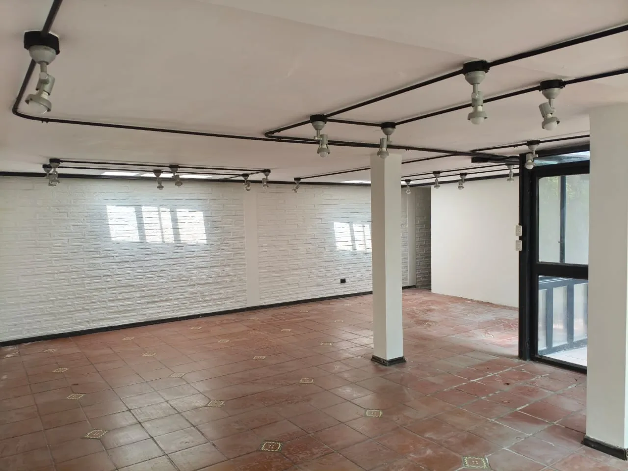 Comercial en alquiler en Quito — foto 16 de 27