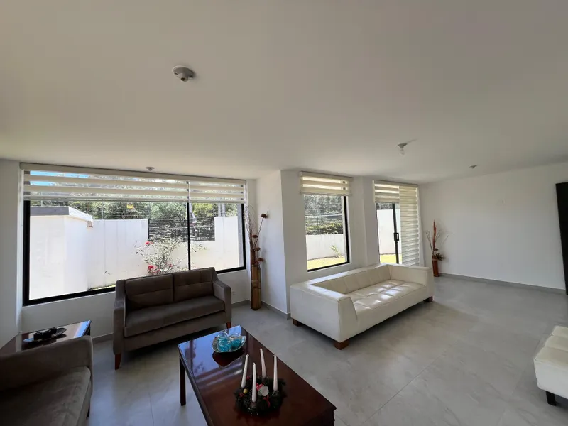 Casa en venta en Quito — foto 3 de 21