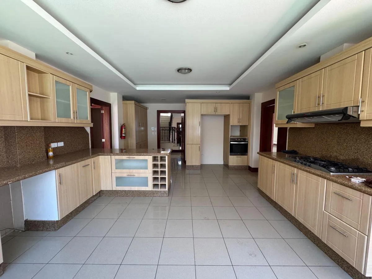 Casa en alquiler en Campo Alegre, Quito — foto 10 de 12