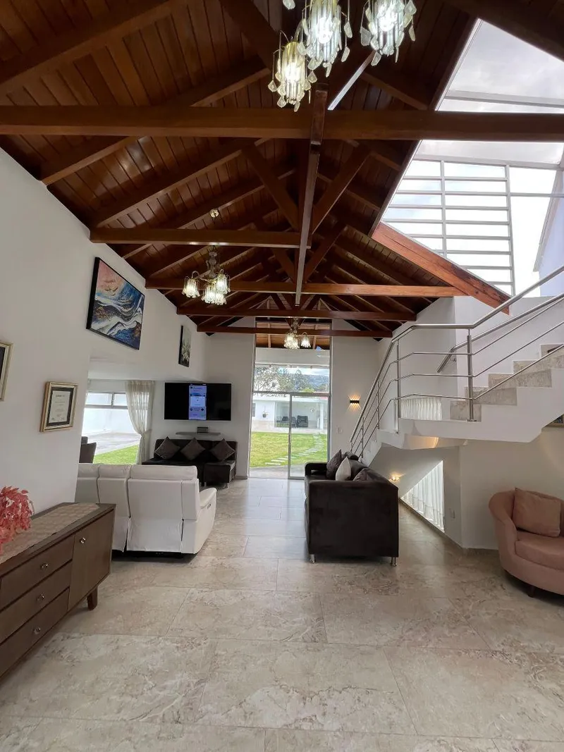 Casa en venta en Capelo, Quito — foto 2 de 22