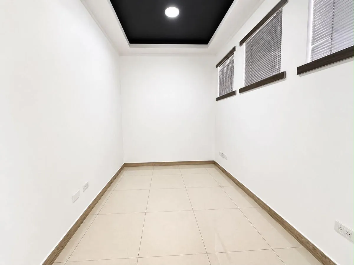 Oficina en alquiler en La Coruña, Quito — foto 4 de 5