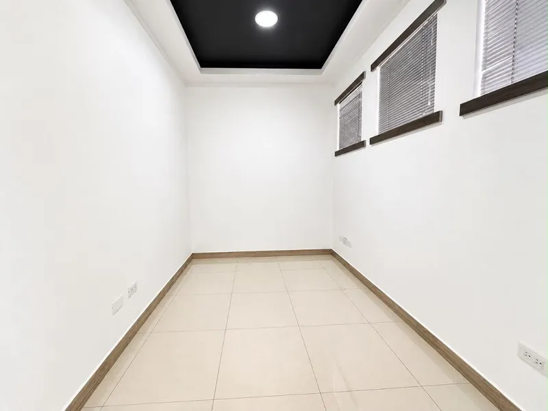Oficina en alquiler en La Coruña, Quito — foto 4 de 5