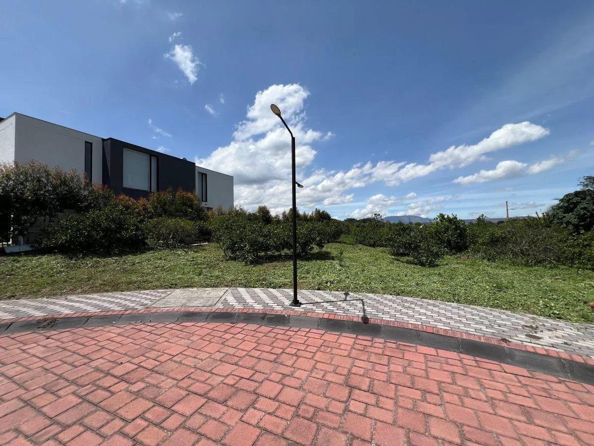 Terreno en venta en Puembo (por la Ruta Collas), Quito — foto 2 de 17