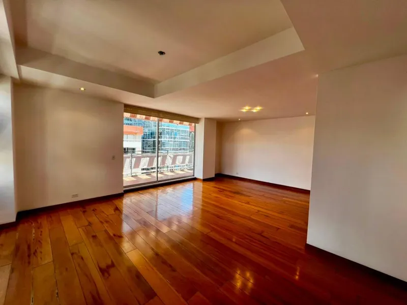 Departamento en alquiler en República del Salvador, Quito
