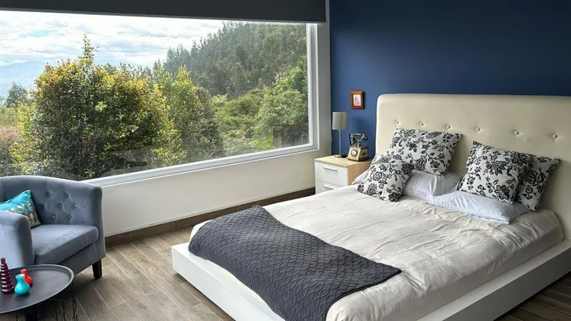 Casa en venta en Cumbayá, Quito — foto 3 de 10