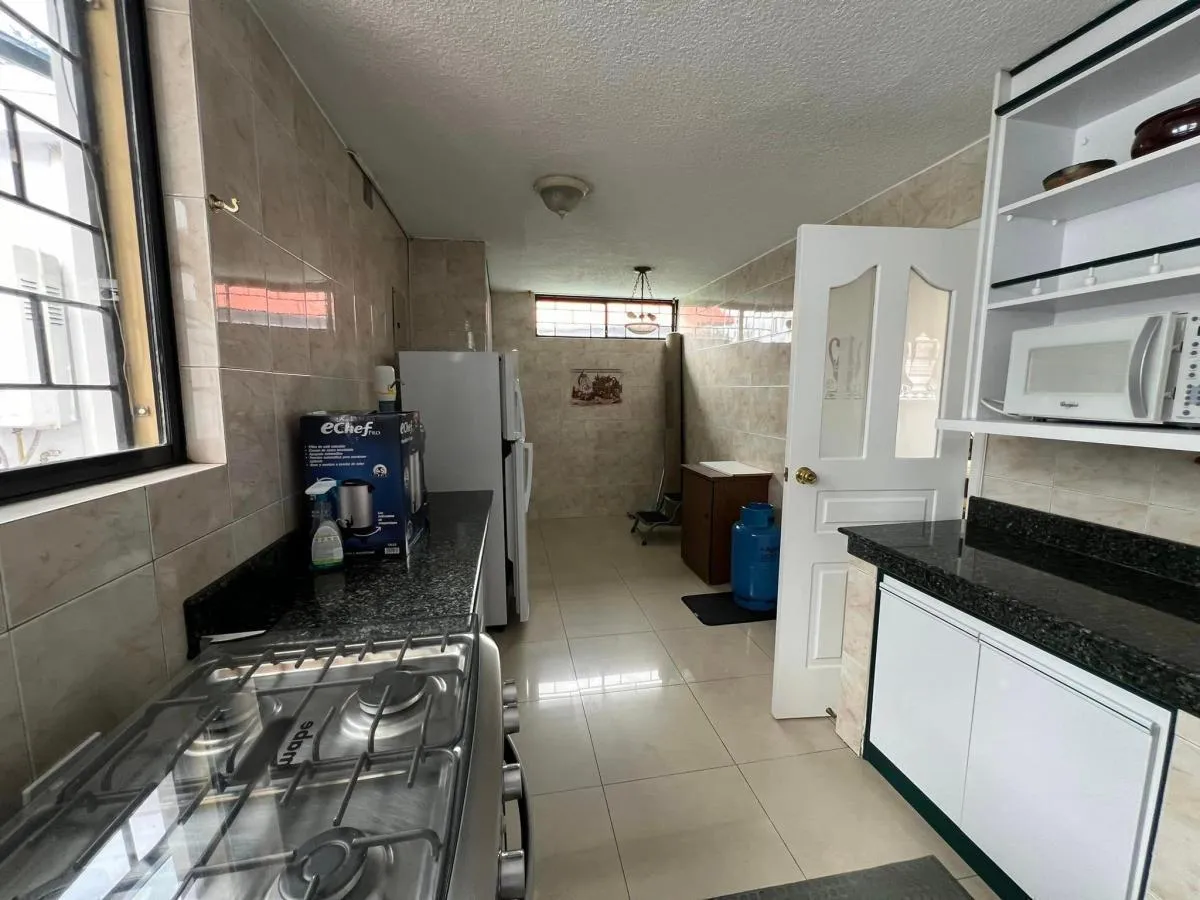 Casa en alquiler en Bellavista, Quito — foto 8 de 30