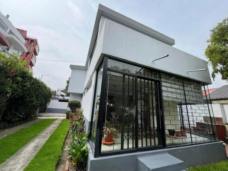 Casa en alquiler en Bellavista, Quito — foto 4 de 30