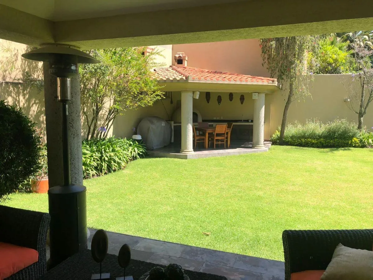 Casa en venta en Cumbayá, Quito — foto 2 de 12