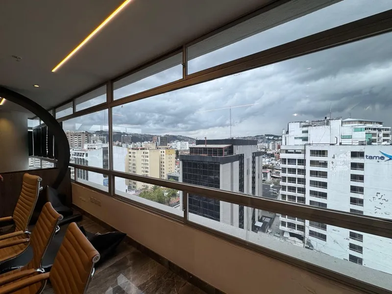 Oficina en alquiler en La Colón, Quito — foto 4 de 7