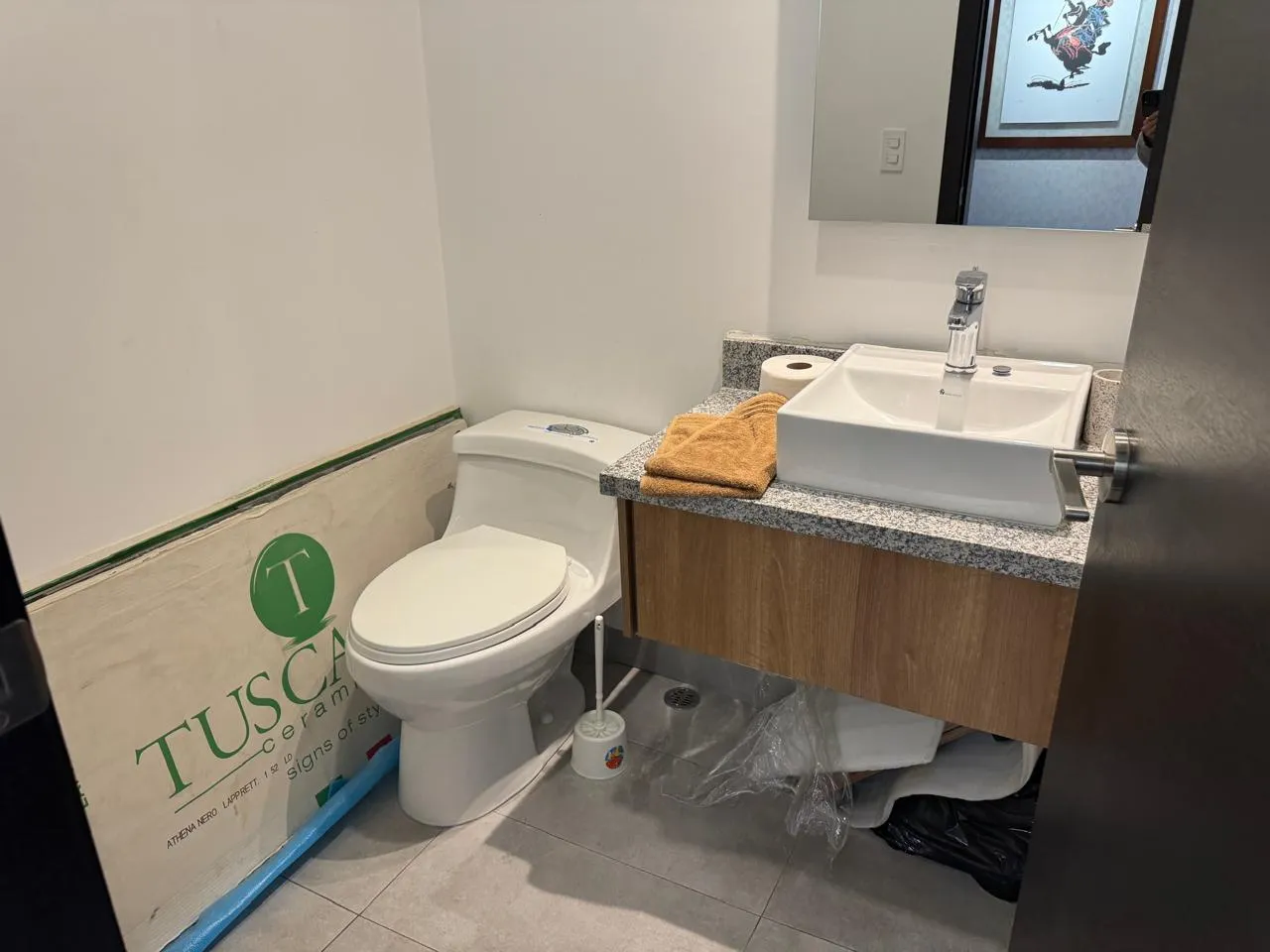 Oficina en alquiler en La Colón, Quito — foto 6 de 7