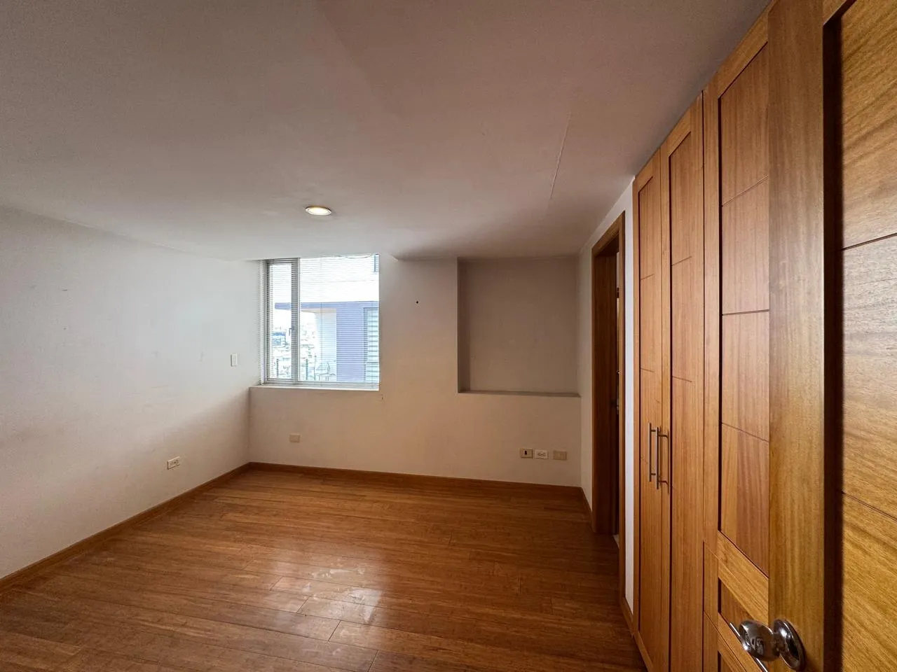 Departamento en alquiler en República del Salvador, Quito — foto 4 de 12