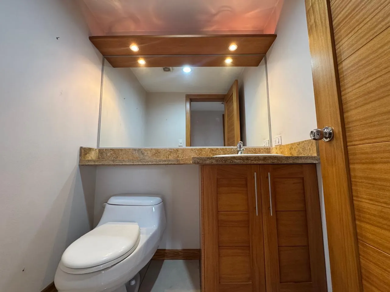 Departamento en alquiler en República del Salvador, Quito — foto 7 de 12