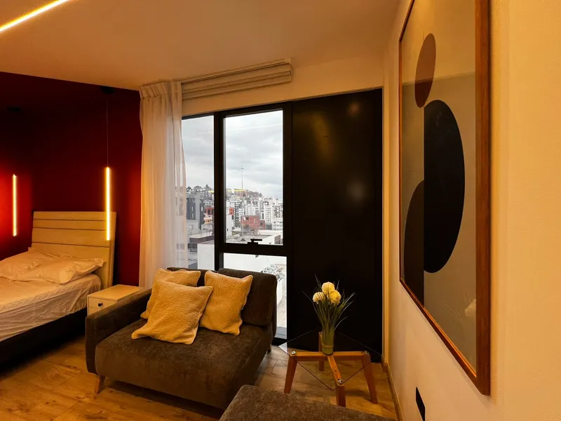 Suite en alquiler en República del Salvador, Quito — foto 3 de 12
