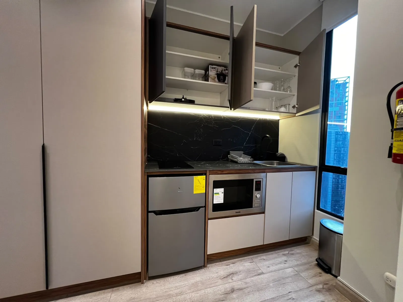 Suite en alquiler en República del Salvador, Quito — foto 10 de 12
