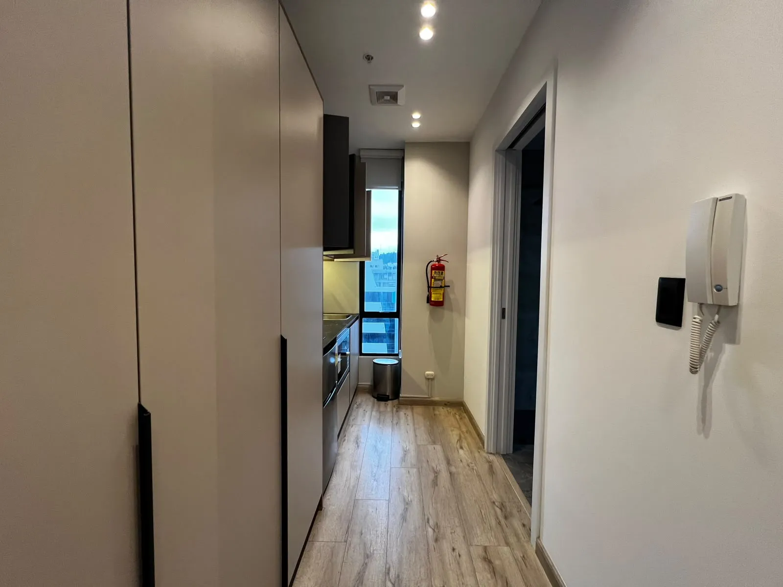 Suite en alquiler en República del Salvador, Quito — foto 11 de 12