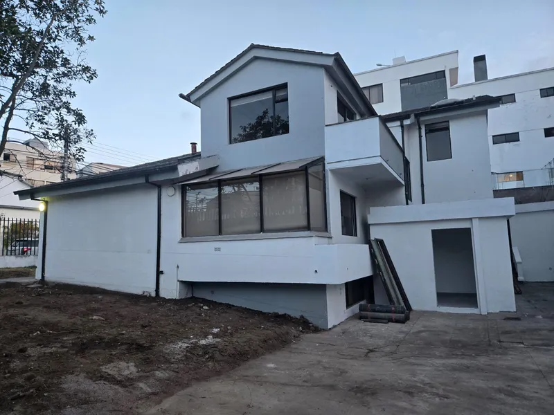 Comercial en alquiler en Monteserrín, Quito