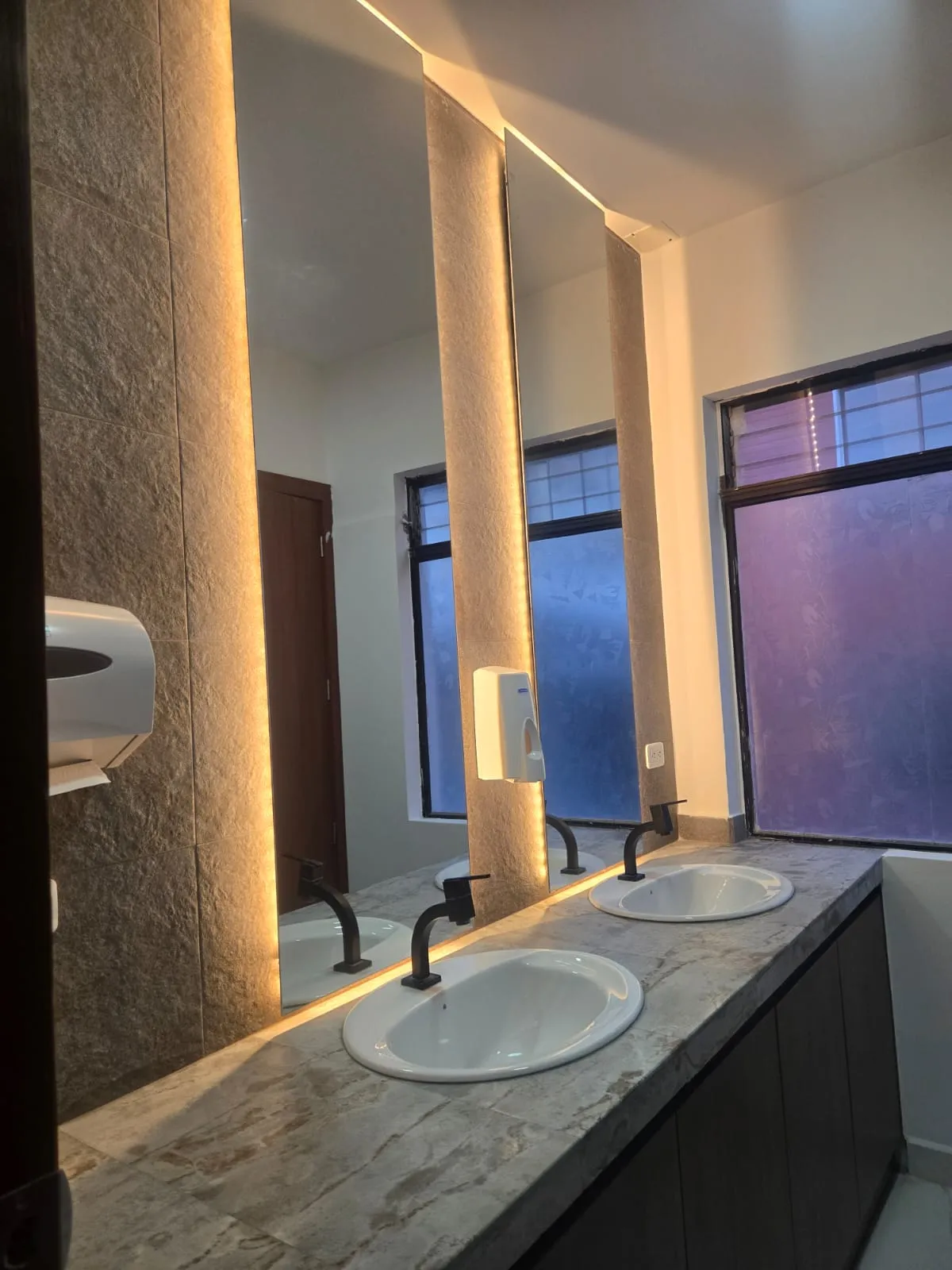 Comercial en alquiler en Monteserrín, Quito — foto 6 de 7
