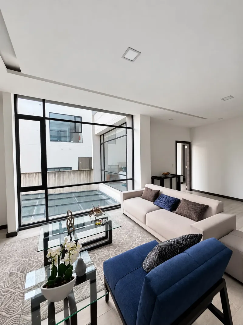 Departamento en venta en Lomas de Monteserrín, Quito