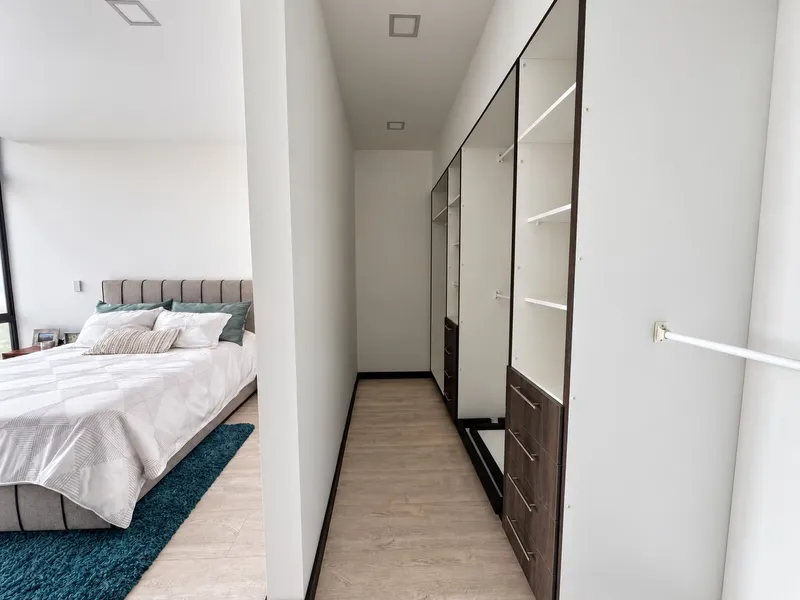 Departamento en venta en Lomas de Monteserrín, Quito — foto 4 de 10