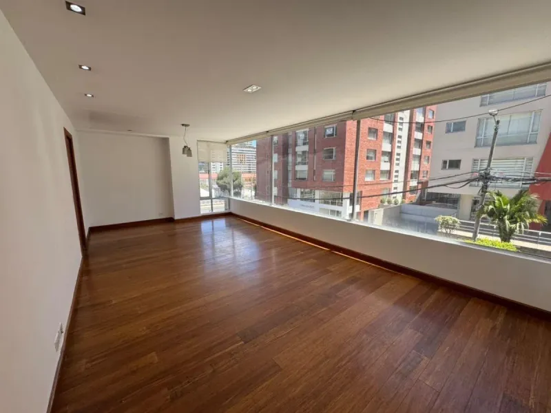 Departamento en alquiler en República del Salvador, Quito