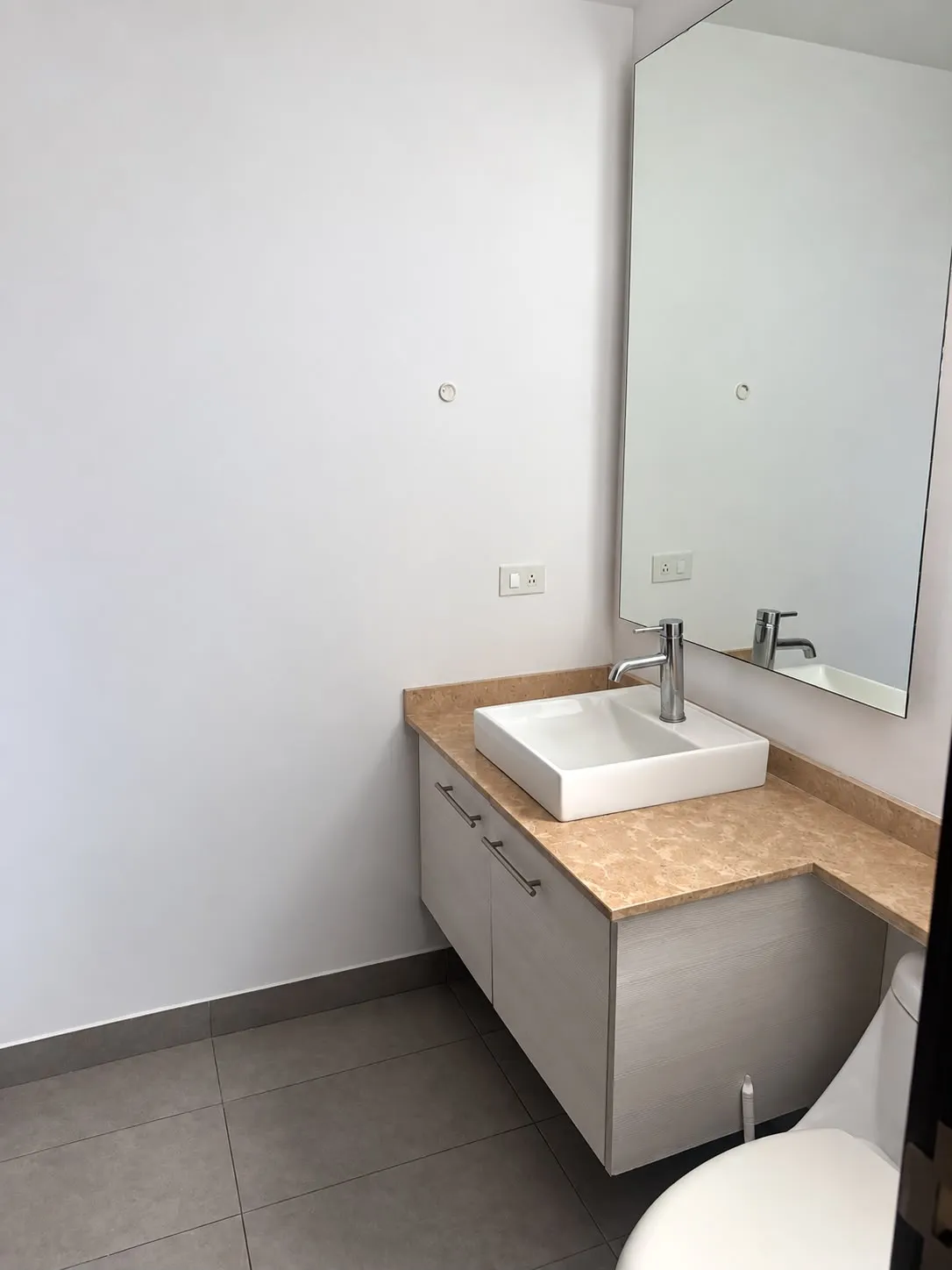 Departamento en alquiler en República del Salvador, Quito — foto 8 de 9
