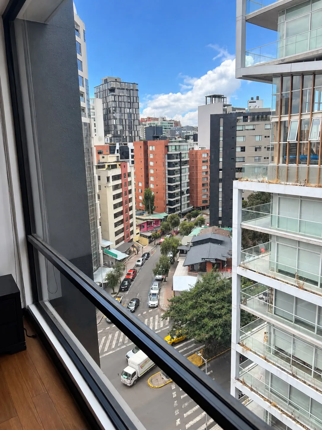 Departamento en alquiler en República del Salvador, Quito — foto 2 de 9